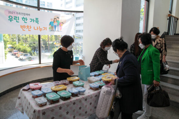 210509_가족연합예배 반찬나눔행사_03