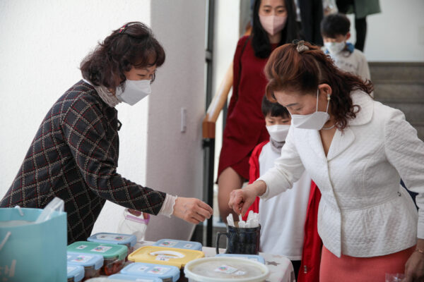 210509_가족연합예배 반찬나눔행사_05