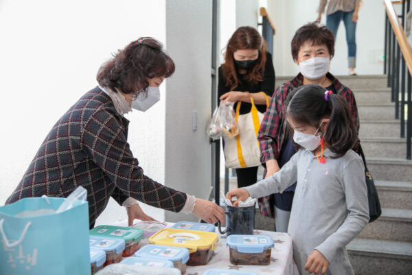 210509_가족연합예배 반찬나눔행사_07