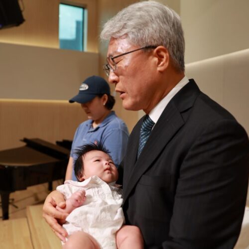 [최서빈 첫 예배 참석]