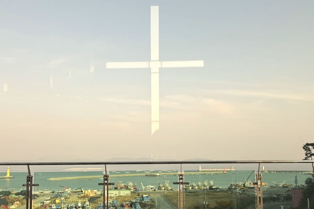 제 자리에 건축하게 하라(스 6:7)